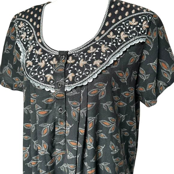 FIGURE‎ FINE Women's Large Vintage Embroidered Floral Long Housedress Nightgown - Picture 3 of 7